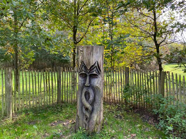 bospad-vloethemveld-houtsnijwerk